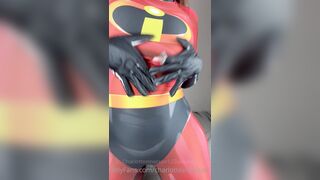 Charlotteemerson123vip in her red cosplay shows you her body