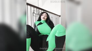 BBW goddess Juliette Michele as Shego masturbates and shakes her giant ass